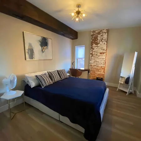 Condo-OTR/Pendleton Art District, Cincinnati - 1 bedroom, free parking, balcony