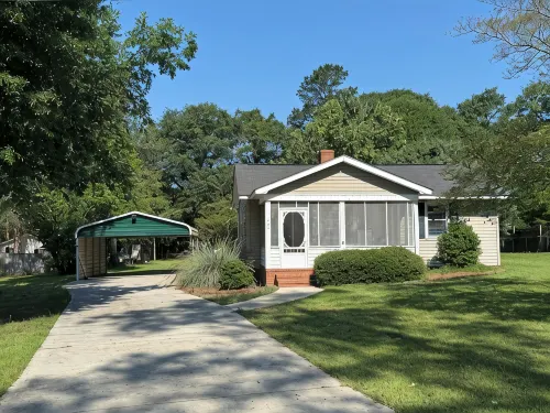 Charming 2-bedroom house in Perry with AC, WiFi - 3-Star