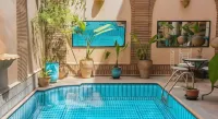 Amani Hotel Suites & Spa - Bathtub