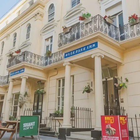 Smart Hyde Park View Hostel Отели рядом с достопримечательностью «Лондон — центр города»