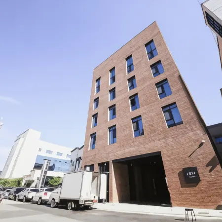Hotel Libre Отели рядом с достопримечательностью «Парк Окгу»