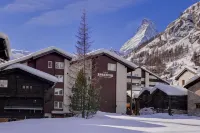 Hotel Sarazena Hotels near Eisfluh