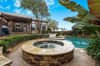 Rockwall Urban Oasis- 3600sqft -Pool/Spa/Game Room/Office-Overlooks Lake/Park - プール
