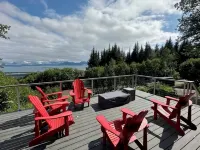 Cozy and modern craftsman home with deck, fire pit,  and amazing views! - Boutique