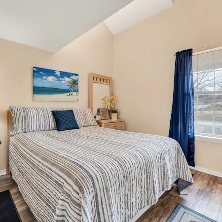 Cozy Lake Front Condo