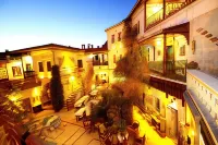 Sofa Hotel - balcony