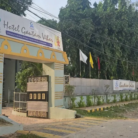 Arunya Hotel & Resort