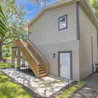 Treehouse Lake Davis - 1Br Private Modern Home with Balcony Downtown Hotel Exterior