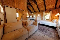 Family-Friendly Creekside Cabin, Space to Roam + Play