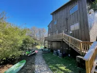 3 Story Rainbow Riverfront House With Panoramic Views!