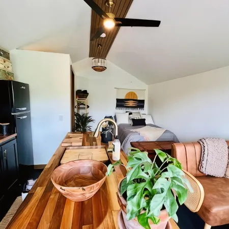🌾Brand New Tiny Home! Downtown & Beachy☀️