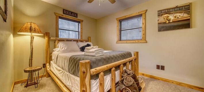 Creekside Cabin - Hot Tub, Firepit, Porch Hotels in Towns County