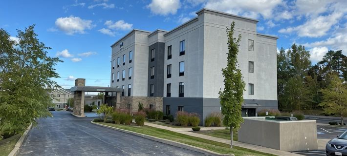 Spark by Hilton Erie Hotels in Summit Township