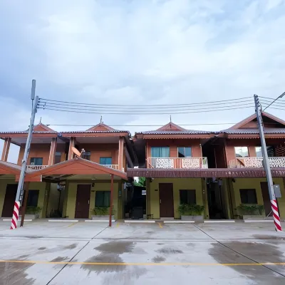 Sri Siam Resort Các khách sạn gần Cây Còng cổ thụ