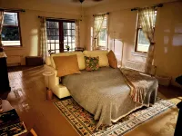 HollyKissHudsonValley Renovated 1900 Lodge, Full House, including Guest Suite - Homestay