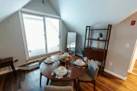 Cozy Loft steps from VT Downtown - Homestays