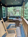 Cozy all season cabin w/ private boathouse & dock! - 부티크