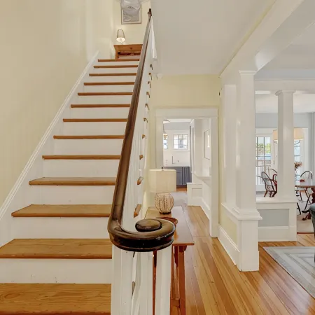 Historic & sunny home w/ Fireplace steps from USNA & Downtown Annapolis