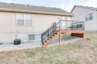 Spacious duplex home in St. Joseph, MO - Pools