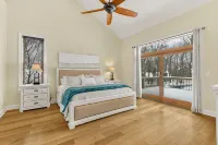 Spacious and Updated Home in Wintergreen - piscine