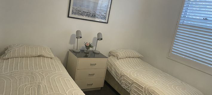 MANLYS FINEST LOCATION SO CLOSE TO BEACH SHOPS AND FERRY Hotels in Manly