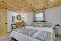 Read Reviews; See Why Guests Love It! Golf Cart, Kayaks & Pools. Dogs Welcome! - Chalets