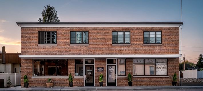 "The Old Post Office" - Mid-Century Mod Apartment in Downtown Driggs - With W/D ドリッグスのホテル