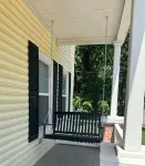 Washington House: Steps to Dwtn; Backyard oasis with fire pit/pool table/games - Boutique