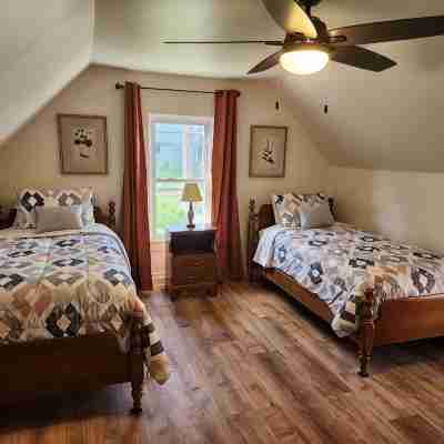 Best in the Bay!! 3B/1.5ba, Pet friendly Home Rooms