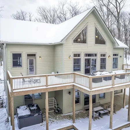 Spacious and Updated Home in Wintergreen