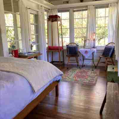 The Roost - Sun Room Rooms