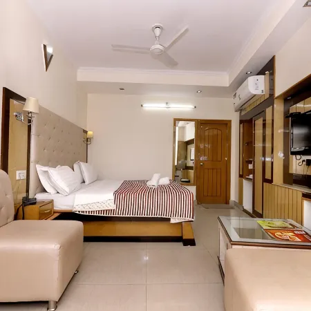 Hotel Ganesha Inn Ganga View