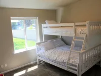 Quick walk to Columbia River access Hotels in Umatilla