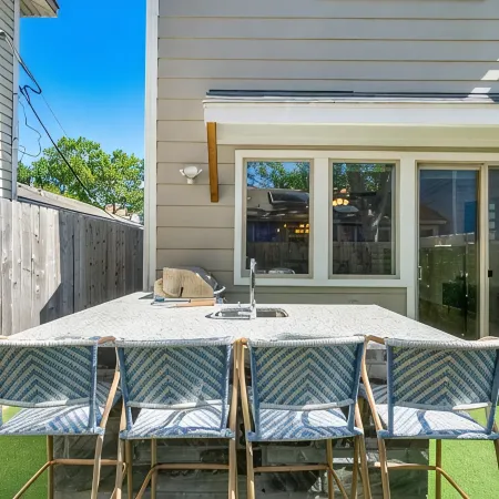 Luxe Montrose Retreat with Heated Pool/Spa, King Beds and Mini-Golf