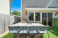 Luxe Montrose Retreat with Heated Pool/Spa, King Beds and Mini-Golf - Private Pool