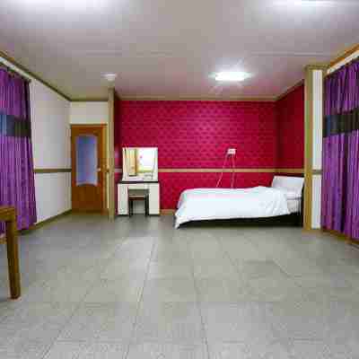 Pyeongchang Eomeonipumsok Maeul Pension Rooms