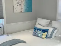 Cozy upper studio- fully equipped & close to town, harbor, shops & restaurants! - balcony