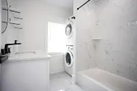 Fully Renovated 3 Bedroom 2 Bath  Apartment 1.5 Blocks from the Beach - 4-Star
