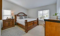 Cozy and quiet 6-bedroom retreat close to outlet mall shopping and more! - Wifi