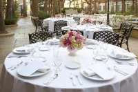 Azure Hotel & Suites, Trademark Collection by Wyndham - فطور