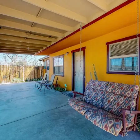 The Bungalow in Downtown Joshua Tree - A Renovated Mid-Century Bungalow
