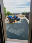 Private Balcony and Downtown City View - balcone