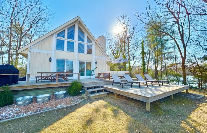 Family Friendly Waterfront Home - Private Dock, Kayaks, Fire Pit, Grill, Deck