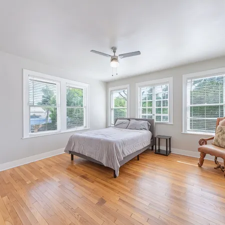 6 bedroom spacious living near downtown