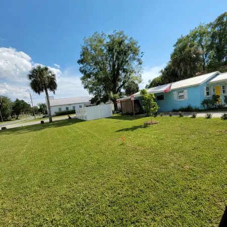 In walking distance from Three Sister's Springs,<br>Hunters Springs, & Kings Bay