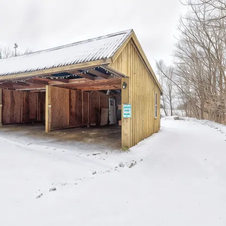 Large -2 Floor, 2-Bedroom Condo with  Game Room, 5 Min to Stowe.