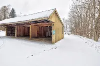 Large -2 Floor, 2-Bedroom Condo with  Game Room, 5 Min to Stowe. - Chalets