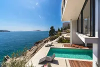 Golden Rays Luxury Villas & Apartments - parking