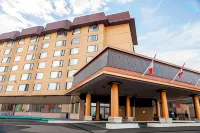 Baymont by Wyndham Red Deer - ที่มีสระว่ายน้ำ