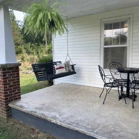 Authentic 100 Year Old Farmhouse, Farm setting in the  foothills of the Smokies